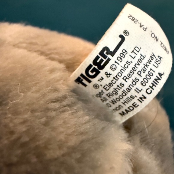 Tiger Electronics Furby Buddies "Done Sleep" Plush Doll Gray 1999 4.5 in Tag - Picture 3 of 9